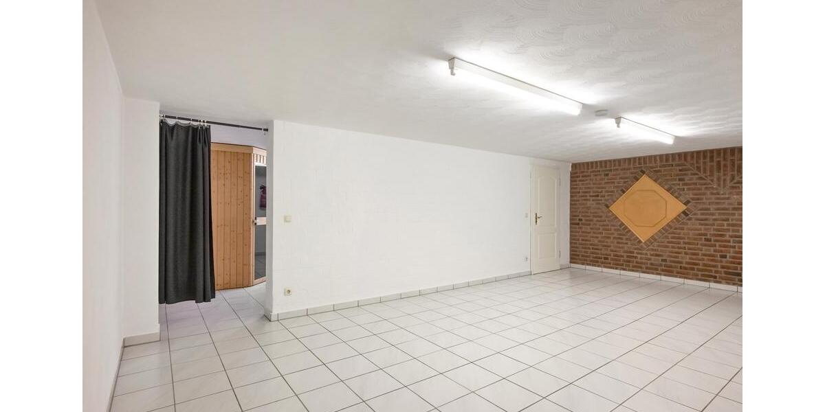 Einfamilienhaus Gangelt - 6 Zimmer, 220 m&sup2;, 2.400&euro; | Angebot:25160824