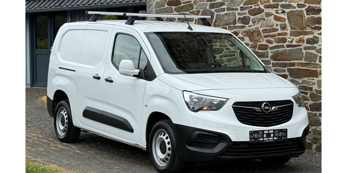Opel Combo 53.823 km 13.990 &euro; Simmerath (bei Aachen) 52152