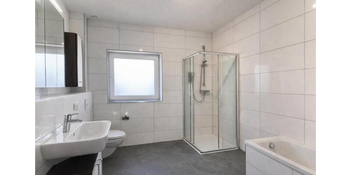 Etagenwohnung Erkelenz - 3 Zimmer, 117 m&sup2;, 1.665&euro; | Angebot:25646304