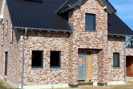 Haus Heinsberg - 5 Zimmer, 151 m&sup2;, 1.950&euro; | Angebot:25392211