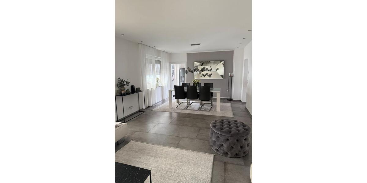 Bungalow Hückelhoven - 6 Zimmer, 195 m&sup2;, 1.999&euro; | Angebot:26520999
