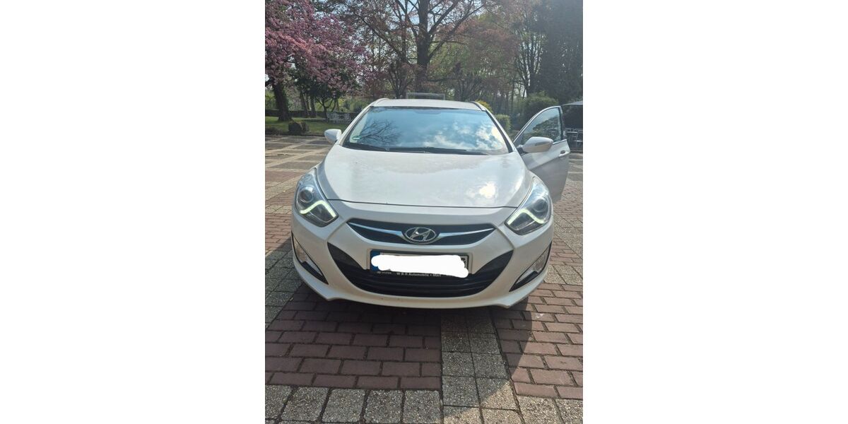 Hyundai i40 175.000 km 5.500 &euro; Heinsberg 52525