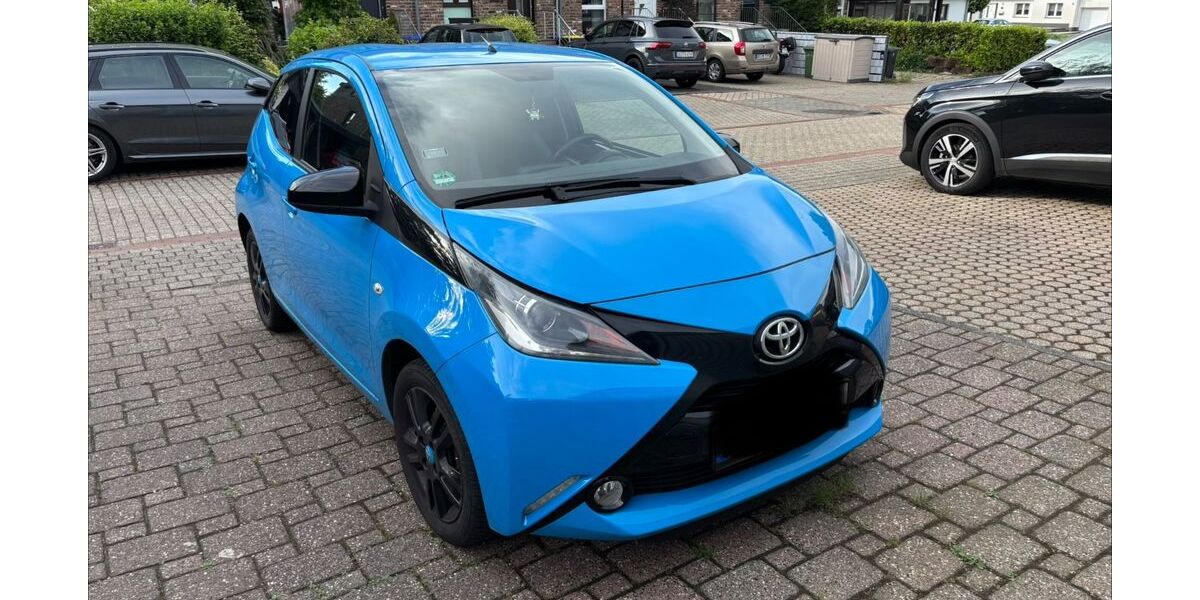 Toyota Aygo (X) 104.000 km 5.200 &euro; Alsdorf 52477