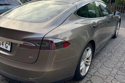 Tesla Model S 288.000 km 17.350 &euro; Merzenich 52399