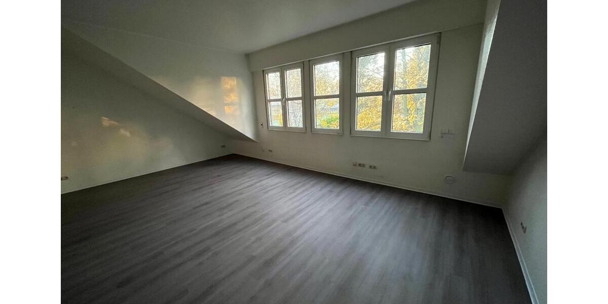 Bungalow Düren - 5 Zimmer, 190 m&sup2;, 1.600&euro; | Angebot:25883741