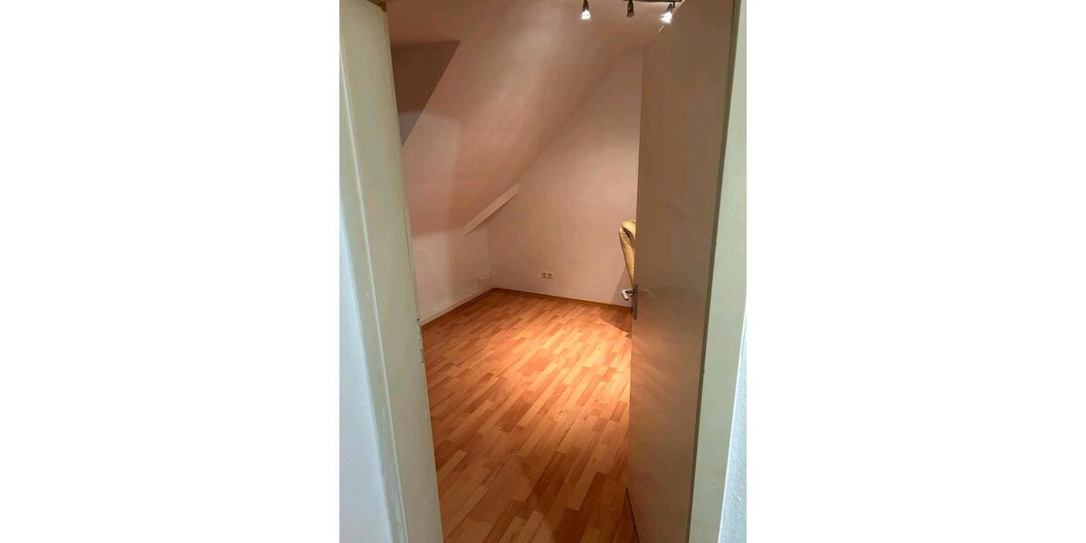 Dachgeschoßwohnung Herzogenrath - 2 Zimmer, 63 m&sup2;, 850&euro; | Angebot:25406244