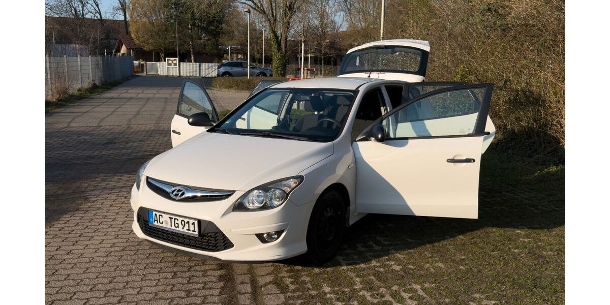 Hyundai i30 144.700 km 4.449 &euro; Aachen 52072