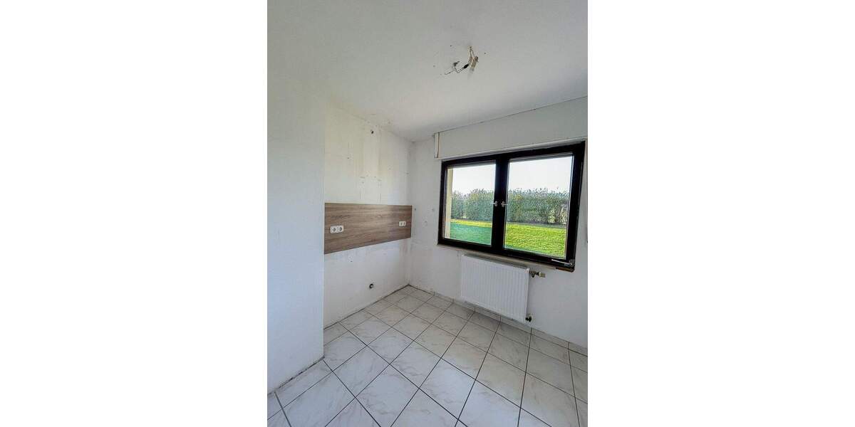 Mehrfamilienhaus, Wohnhaus Baesweiler / Loverich Loverich - 6 Zimmer, 143 m&sup2;, 379.000&euro; | Angebot:25687022