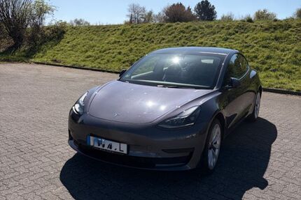 Tesla Model 3 12.000 km 29.900 &euro; Würselen 52146