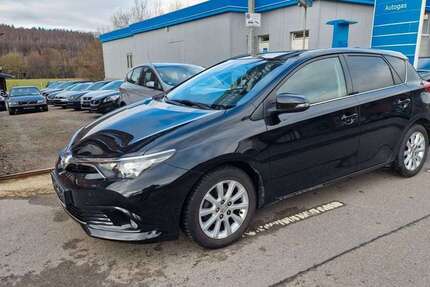 Toyota Auris 108.000 km 9.900 &euro; Eschweiler 52249