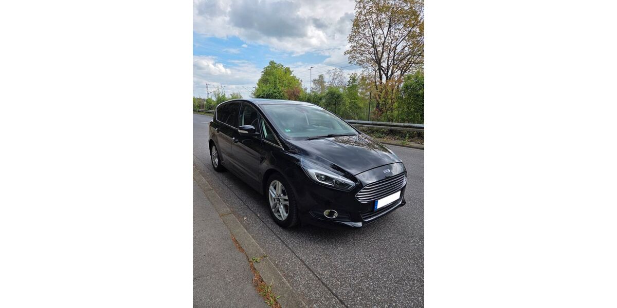 Ford S-Max 138.805 km 15.900 &euro; Aachen 52074