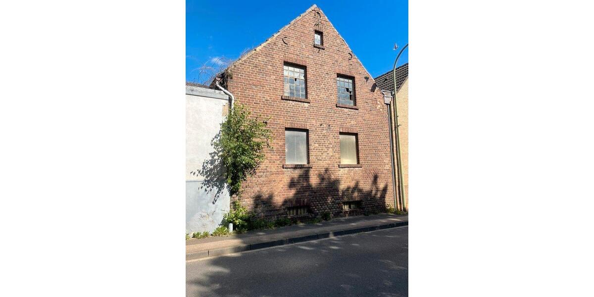 Einfamilienhaus Nideggen - 10 Zimmer, 290 m&sup2;, 399.000&euro; | Angebot:27119877