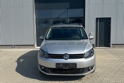 VW Touran 262.200 km 4.900 &euro; Aachen 52080