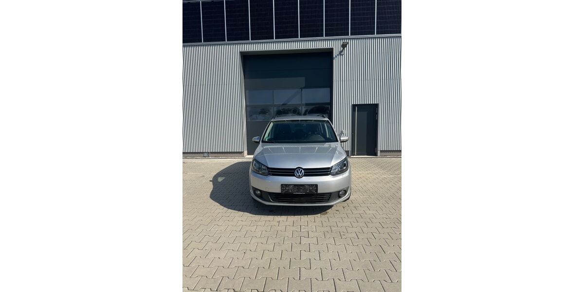 VW Touran 262.200 km 4.900 &euro; Aachen 52080