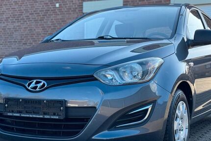 Hyundai i20 123.821 km 3.950 &euro; Düren 52349