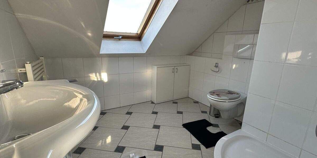 Einfamilienhaus Düren Birkesdorf - 7 Zimmer, 203 m&sup2;, 680.000&euro; | Angebot:25692151