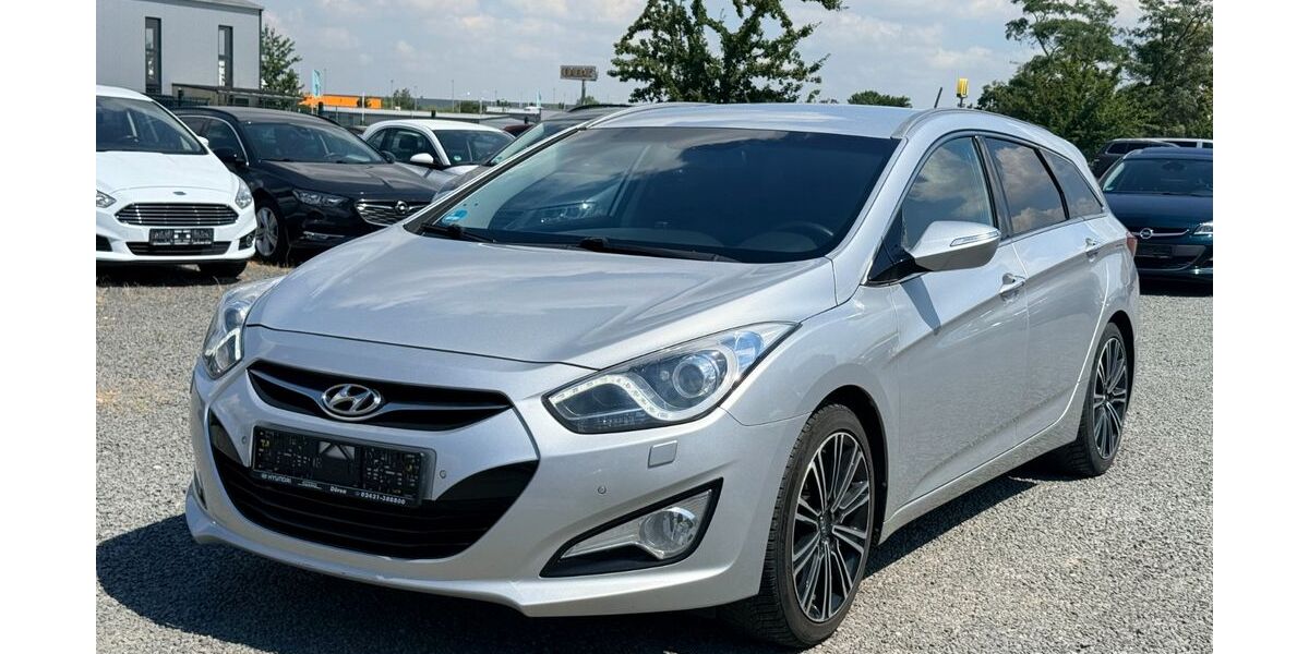 Hyundai i40 214.000 km 3.900 &euro; Düren 52351