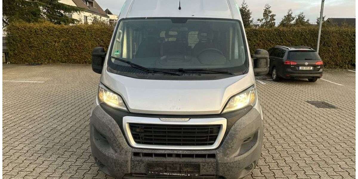 Peugeot Boxer 189.000 km 8.990 &euro; Düren 52351