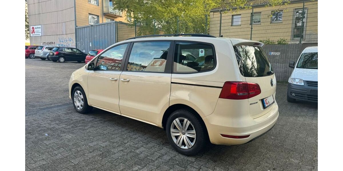 VW Sharan 381.281 km 5.300 &euro; Aachen 52068