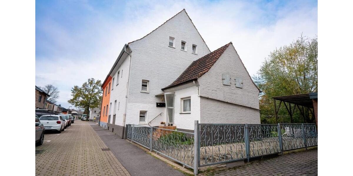 Doppelhaushälfte Alsdorf - 7 Zimmer, 170 m&sup2;, 350.000&euro; | Angebot:24422951