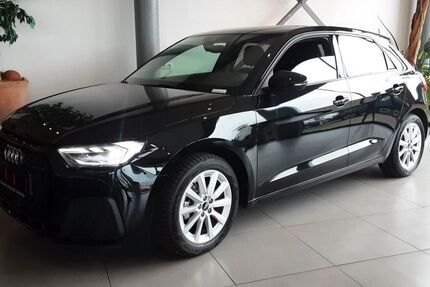 Audi A1 13.300 km 21.990 &euro; Monschau (bei Aachen) 52156