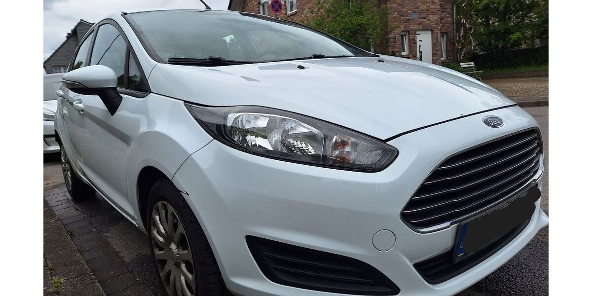 Ford Fiesta 197.000 km 2.100 &euro; Aachen 52076