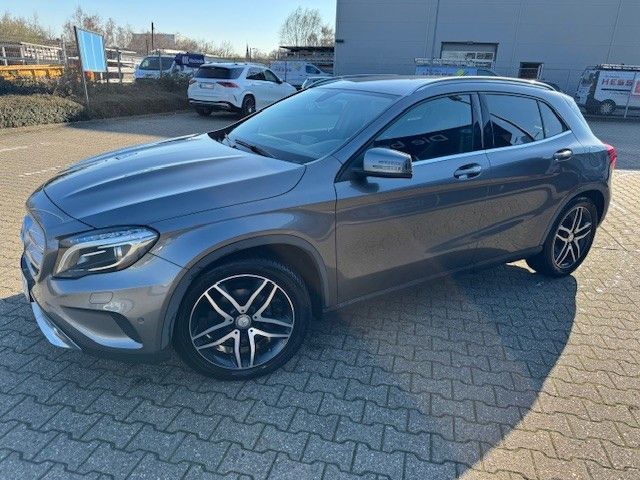 Mercedes-Benz GLA 200 196.076 km 11.900 &euro; Jülich 52428