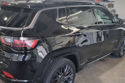 Jeep Compass 111.000 km 18.000 &euro; Gey 52393