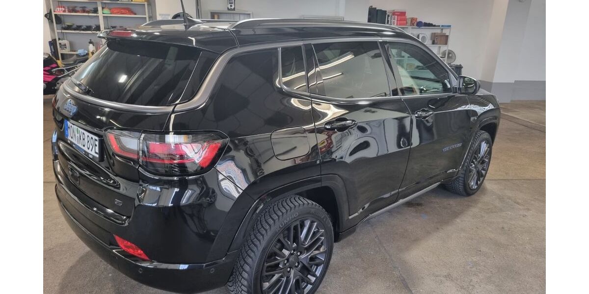 Jeep Compass 111.000 km 18.000 &euro; Gey 52393
