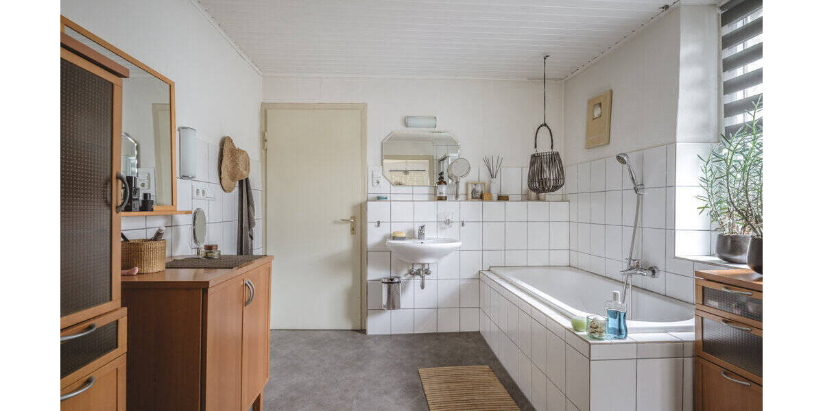 Reihenmittelhaus Eschweiler - 5 Zimmer, 185 m&sup2;, 299.000&euro; | Angebot:26176701