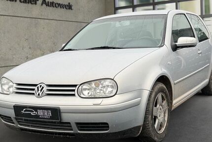 VW Golf 248.000 km 1.499 &euro; Jülich 52428