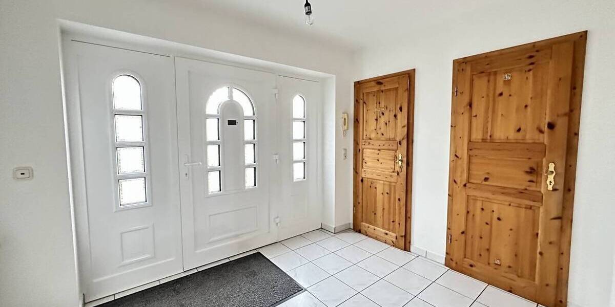 Mehrfamilienhaus, Wohnhaus Roetgen - 9 Zimmer, 280 m&sup2;, 890.000&euro; | Angebot:25971022