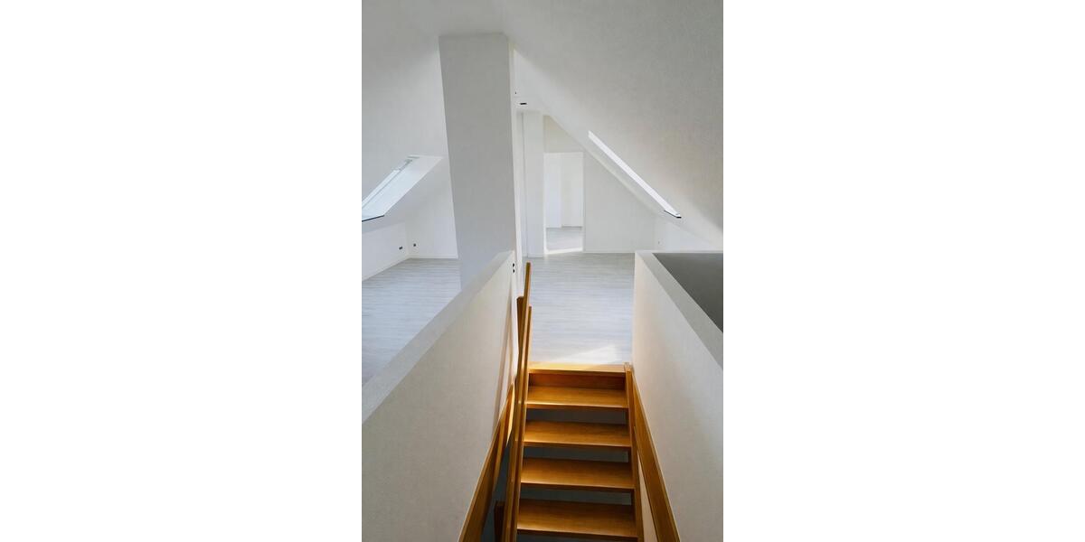 Dachgeschoßwohnung Würselen - 3 Zimmer, 105 m&sup2;, 1.228&euro; | Angebot:25968683