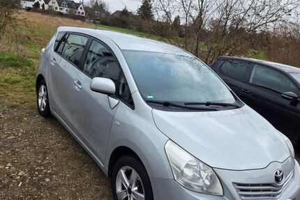 Toyota Verso 278.000 km 3.300 &euro; Aachen 52076