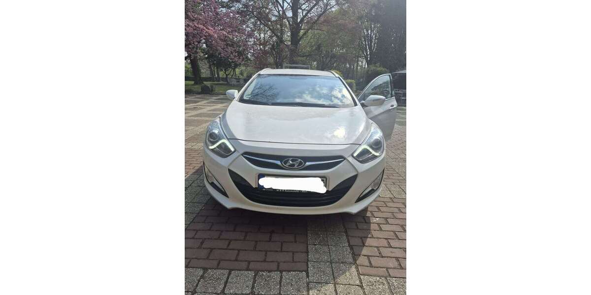 Hyundai i40 175.000 km 5.500 &euro; heinsberg 52525