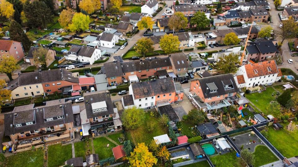 Doppelhaushälfte Alsdorf - 7 Zimmer, 170 m&sup2;, 350.000&euro; | Angebot:24422951