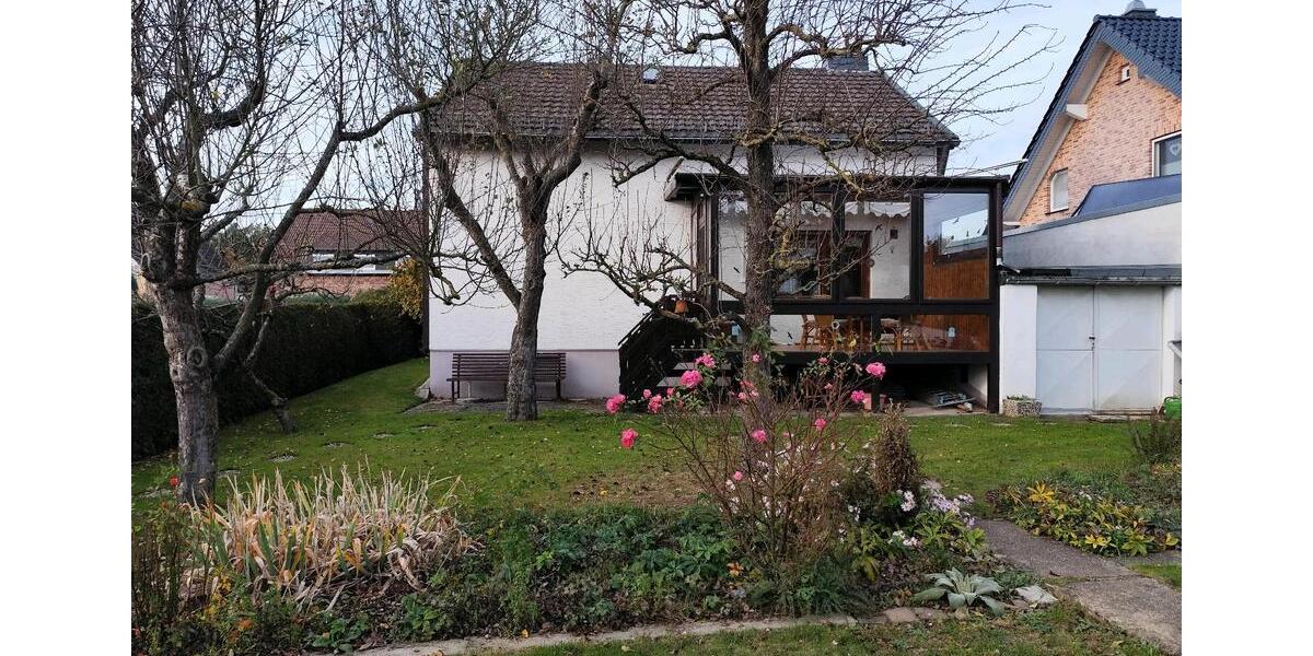 Einfamilienhaus Stolberg (Rheinland) - 6.5 Zimmer, 104 m&sup2;, 310.000&euro; | Angebot:25292212