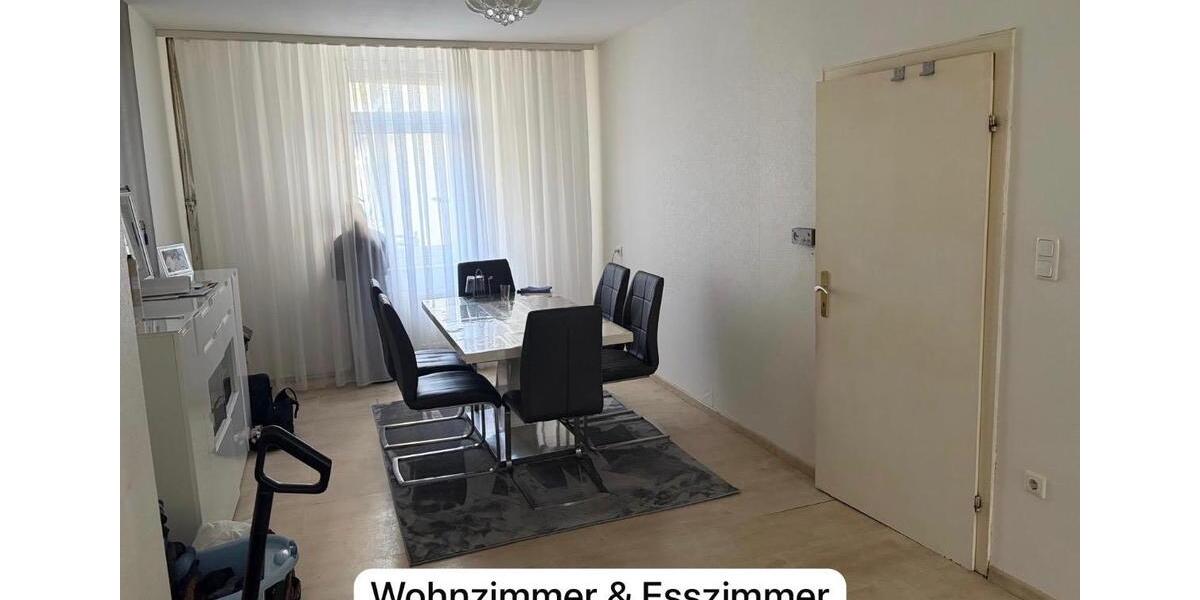 Reihenhaus Eschweiler - 8 Zimmer, 170 m&sup2;, 1.950&euro; | Angebot:26051080