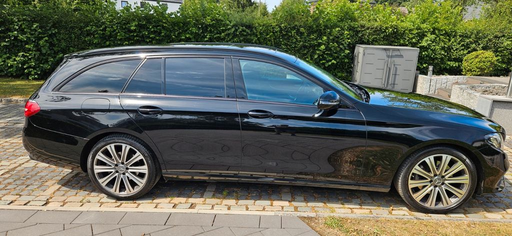 Mercedes-Benz E 220 120.500 km 23.900 &euro; Roetgen 52159
