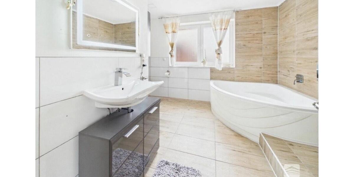 Etagenwohnung Übach-Palenberg Palenberg - 3 Zimmer, 135 m&sup2;, 1.100&euro; | Angebot:25640104