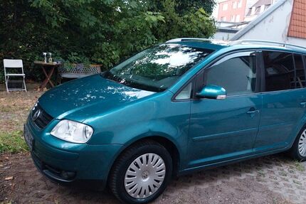 VW Touran 225.000 km 2.400 &euro; Geilenkirchen 52511