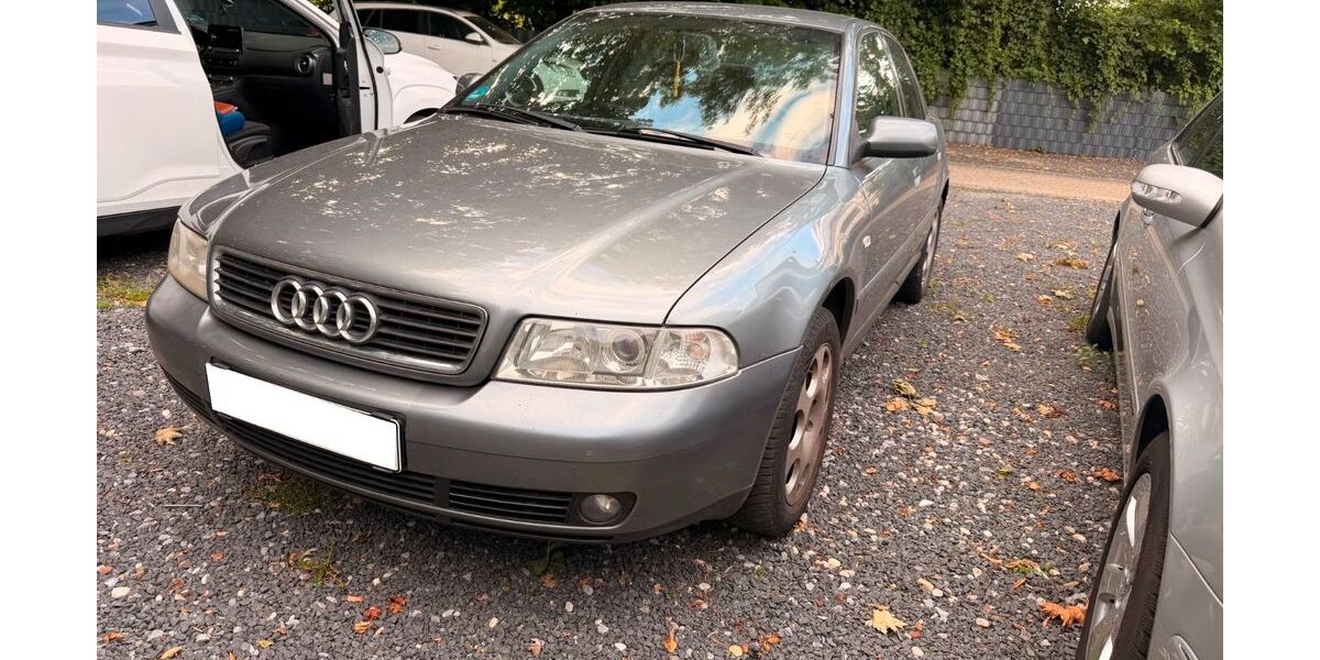 Audi A4 260.000 km 890 &euro; Herzogenrath 52314