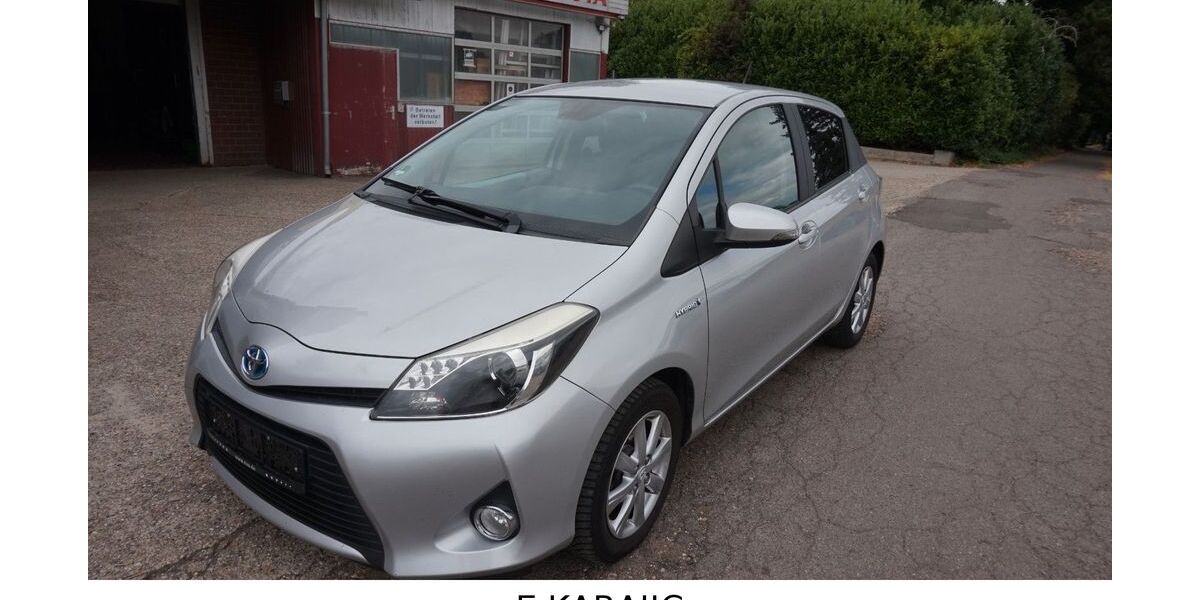 Toyota Yaris 171.300 km 7.500 &euro; ESCHWEILER - KINZWEILER 52249