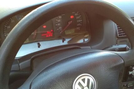 VW Golf 240.000 km 2.500 &euro; Nideggen 52385