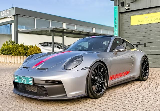 Porsche 992 7.950 km 199.940 &euro; Niederzier 52382