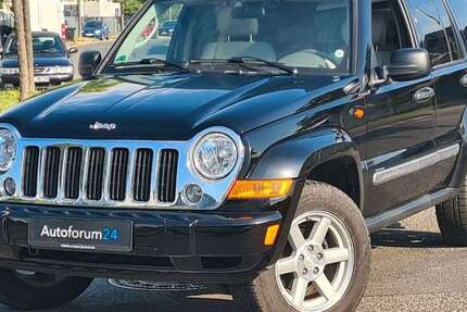 Jeep Cherokee 94.000 km 9.899 &euro; Jülich 52428