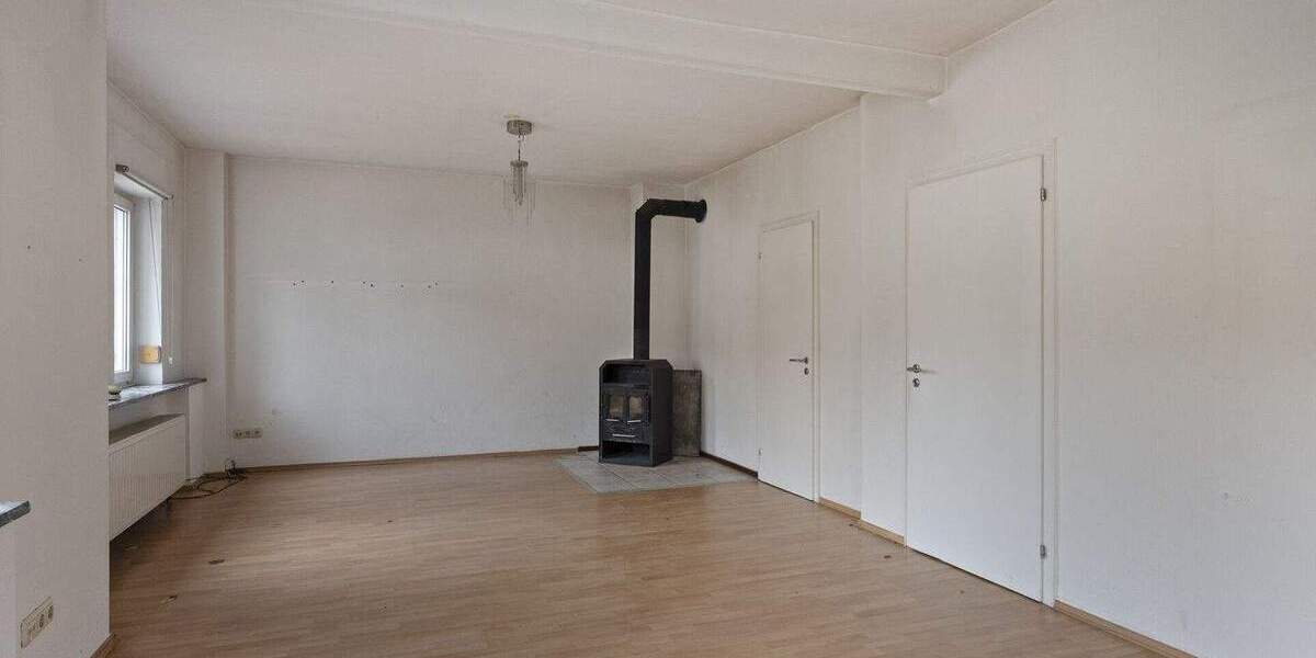 Mehrfamilienhaus, Wohnhaus Geilenkirchen - 6 Zimmer, 140 m&sup2;, 349.000&euro; | Angebot:25707174