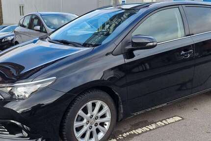 Toyota Auris 108.000 km 9.950 &euro; Eschweiler 52249