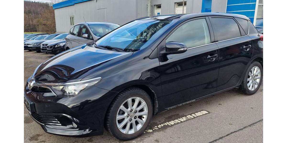 Toyota Auris 108.000 km 9.950 &euro; Eschweiler 52249