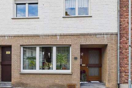 Haus Hückelhoven Brachelen - 5 Zimmer, 148 m&sup2;, 149.000&euro; | Angebot:25726272